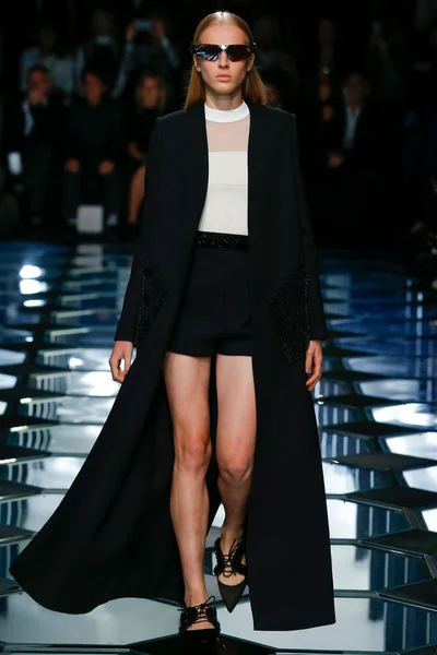 Look 2